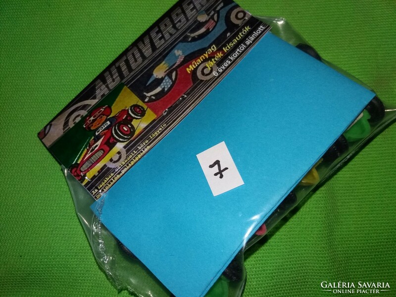 Retro traffic goods bazaar goods unopened package shape 1 car race 5 cm small cars according to pictures 7
