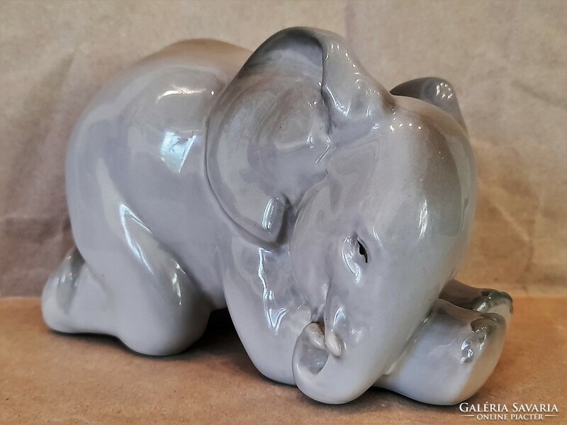 Retro szovjet Lomonosov porcelán elefánt