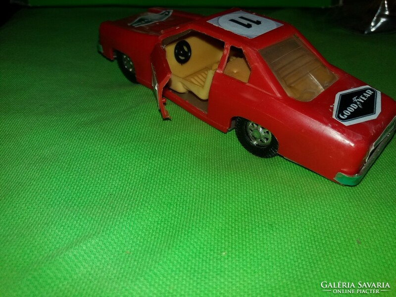 Old vinyl body + metal sheet chassis with opening door rally small car in good condition 17cm according to the pictures