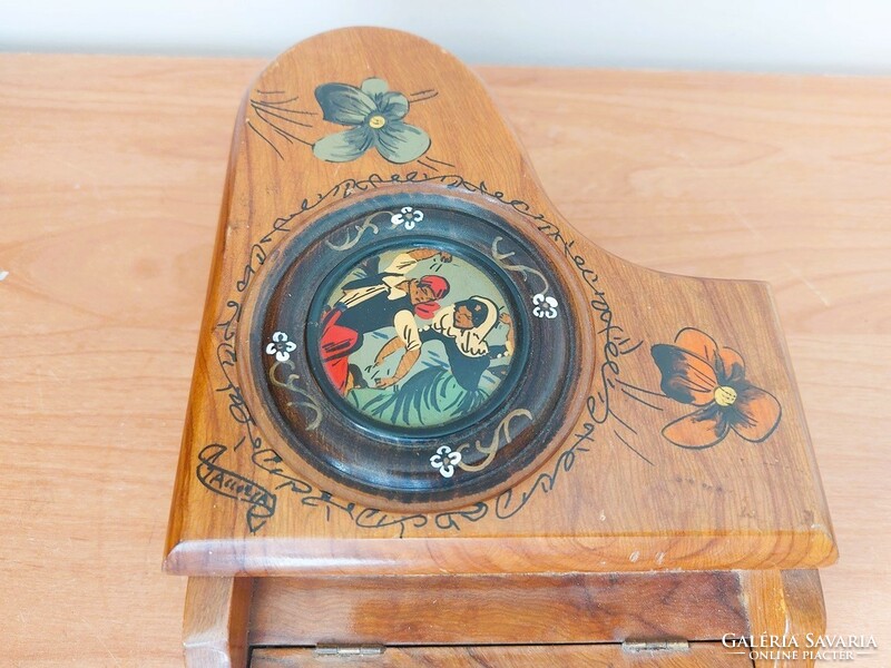 (K) piano-shaped musical jewelry holder 19x14x7 cm