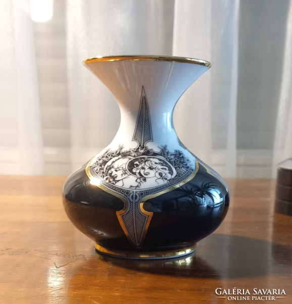Endre Hólloháza porcelain vase from Saxon