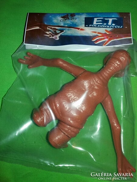 Retro Hungarian street market bazaar goods unopened packaged e.T. The alien plastic toy figure is 15 cm