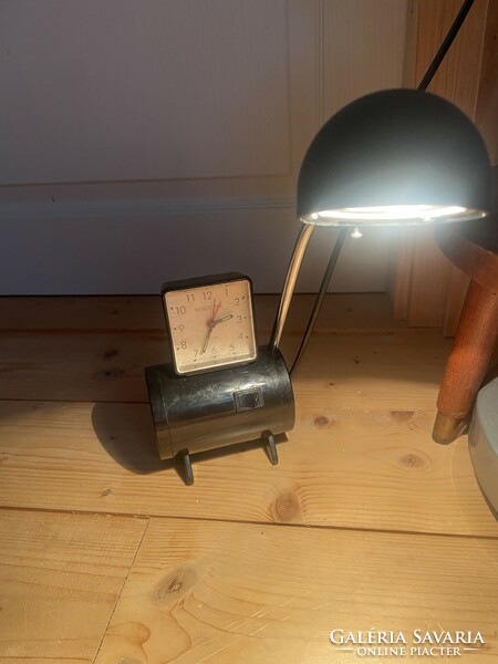 Retro vinyl table clock lamp