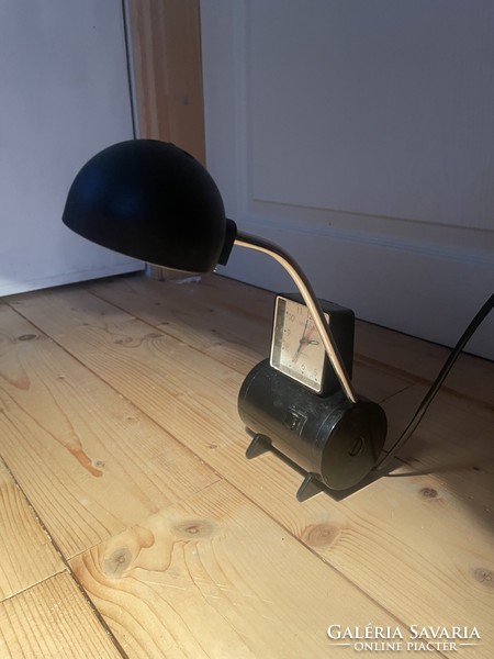 Retro bakelit asztali órás lámpa