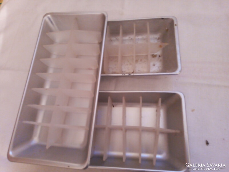 Retro ice cube maker and holders.