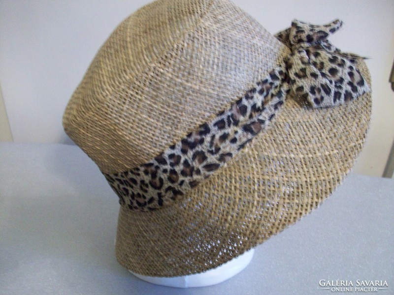Fashionable summer women's straw hat