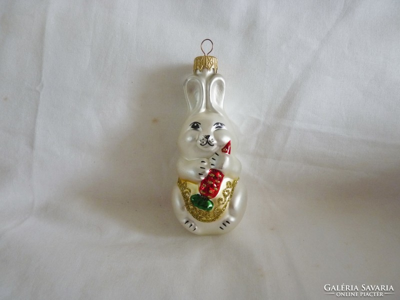 Retro-style glass Christmas tree decoration - with bunny carrots!