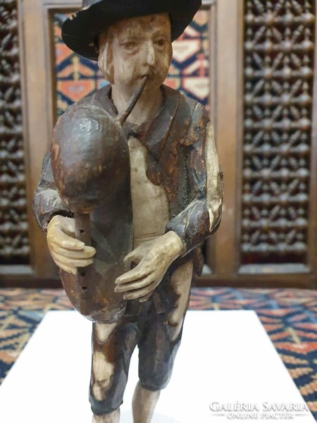 Simon troger (1683-1768), special statue with bone and wood inlay. Original piece from the 18th century.