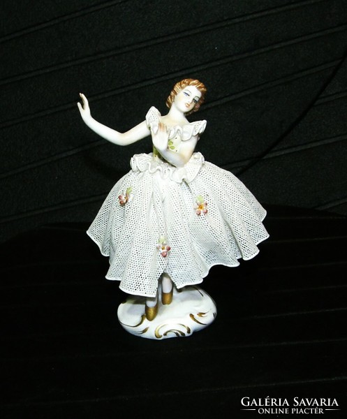 Csipkeruhás balerina 3 db - 2 db  Nápolyi 1 db Dresden porcelán