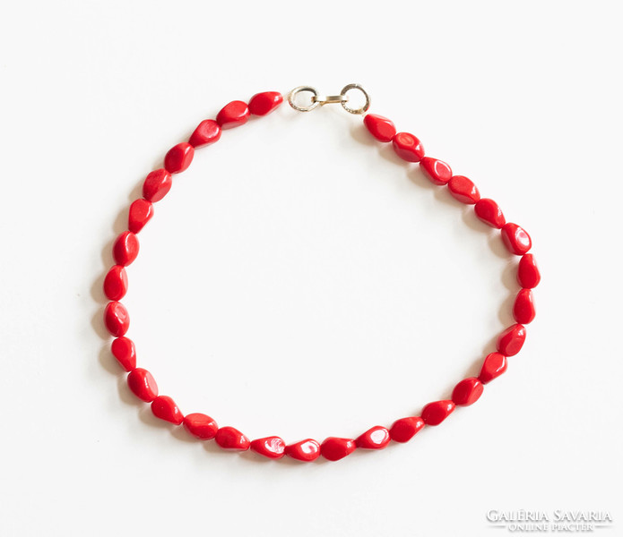 Vintage necklace with red amorphous glass beads