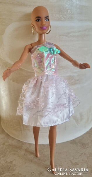 2 öltözet ruhával eredeti Mattel Barbie baba Indonézia 2015