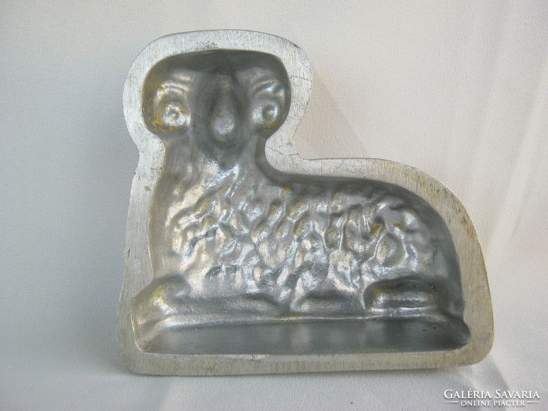 Lamb metal mold