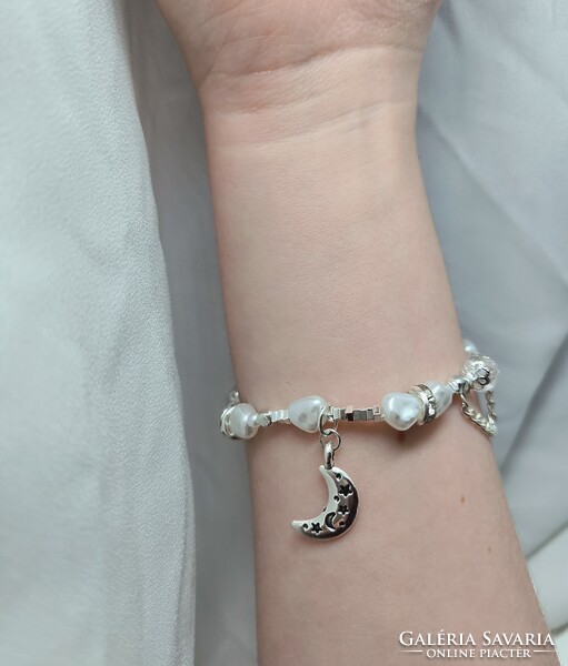 Moon pearl bracelet