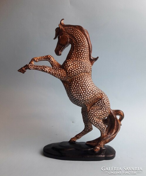 Stallion horse statue (39223)