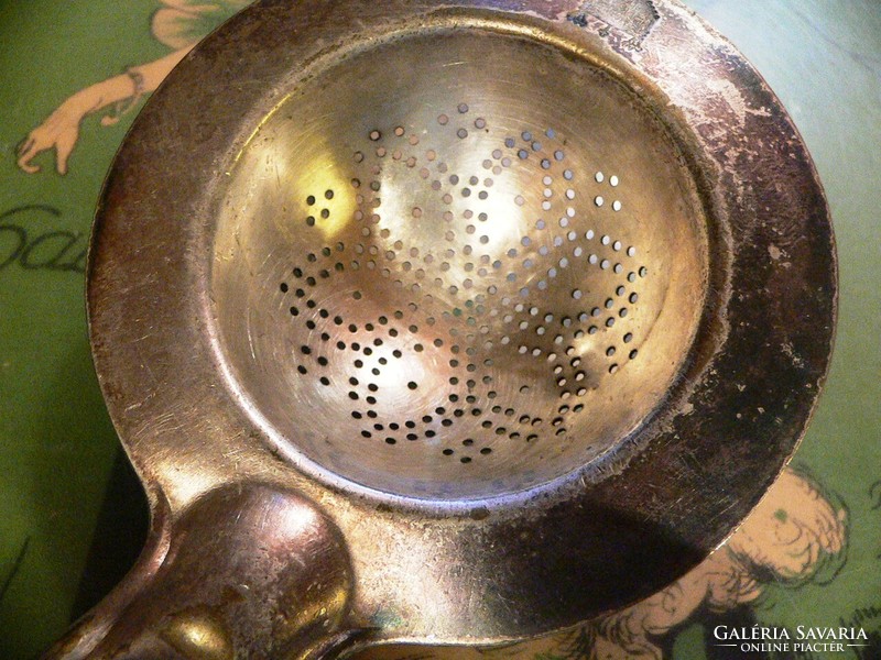 Christofle ezüstözött teaszűrő, magyar koronás vésettel