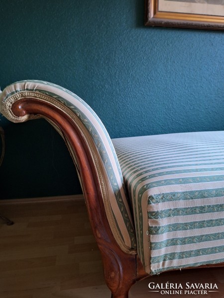 Swan bed, linen holder...