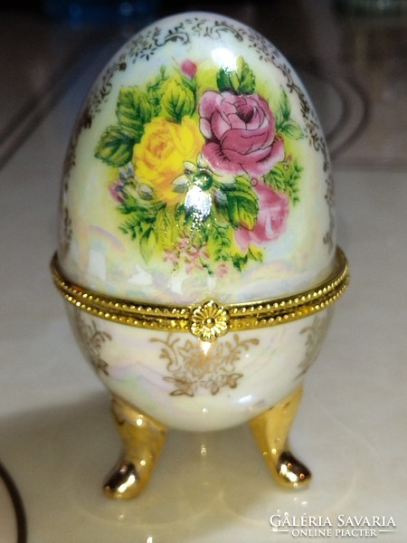 Gyönyörű virág mintás gyöngyház porcelán ékszertartó Szelence tojás alakú