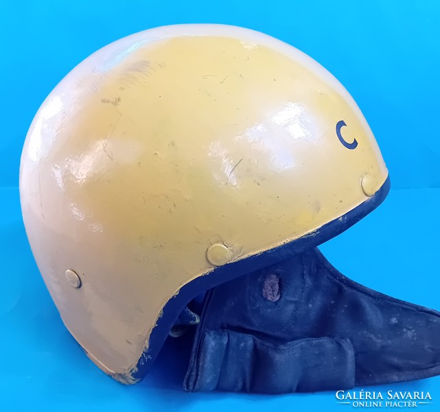 Old crash helmet, Kiskőrösi mixed kft