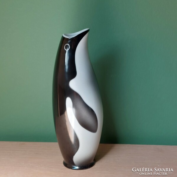 Rare collector kocszor sándor raven house penguin vase
