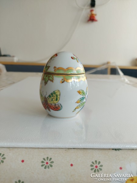 Herend porcelain egg-shaped jewelry holder with victorian pattern decor
