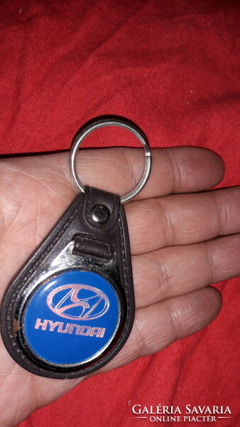 Nice condition leather / metal hyundai car key ring as shown in the pictures