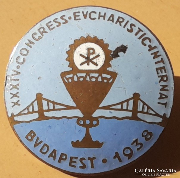 1938. "XXXIV. Nemzetközi Eucharisztikus Kongresszus Budapest" 2db fém jelvény, . 22,5 mm .