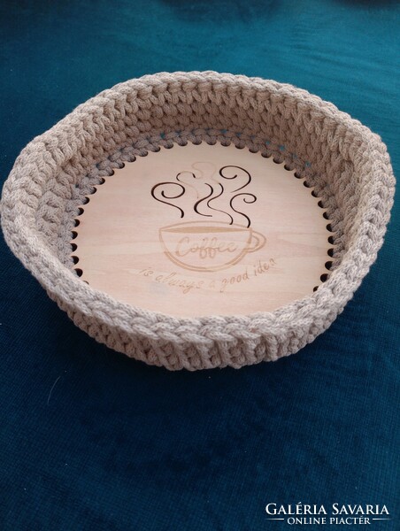 Crocheted round tray