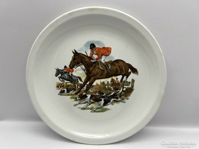 Spanish hunting scene porcelain dinner plate, 18 cm. 4997