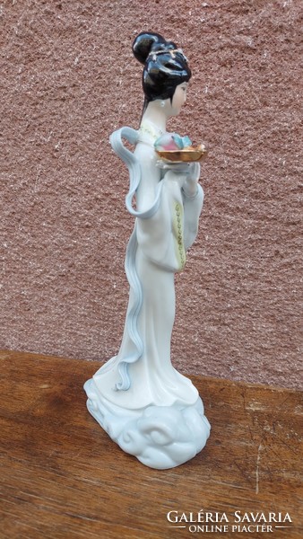 Keleti porcelán szobor 28,5 cm