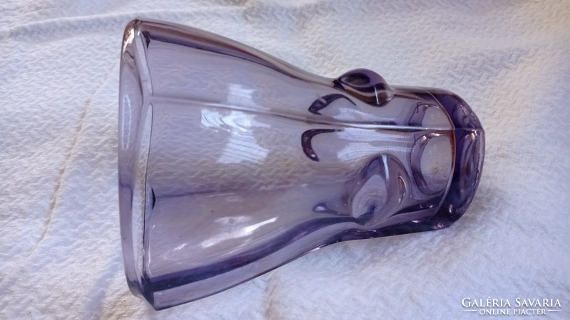 Elegáns üveg váza, designer dísz múlt század eleji Bohemia stílusban