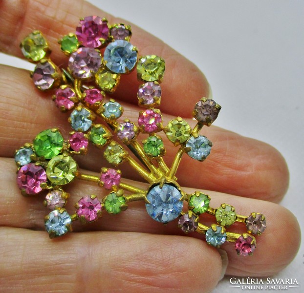 Beautiful antique flower bouquet brooch with set stones