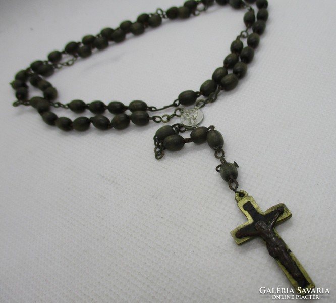 Antique prayer rosary, reader