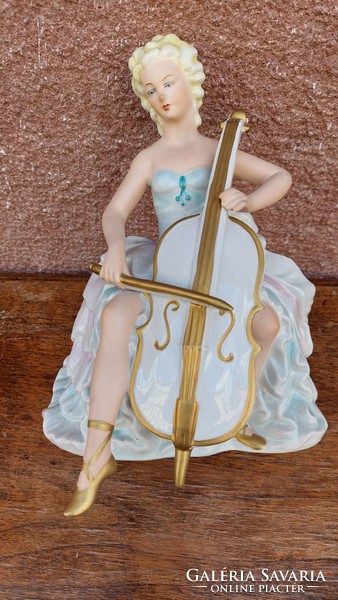 Német porcelán figura, hölgy csellóval, 23 cm