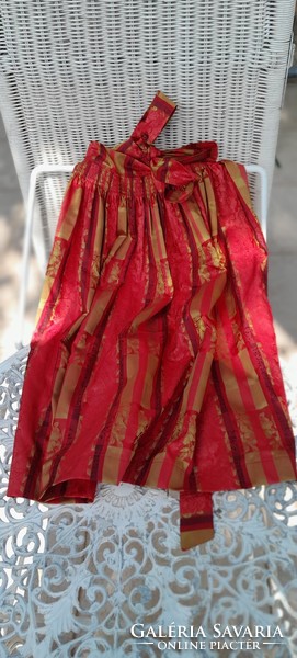 Satin silk apron in gorgeous red size 32