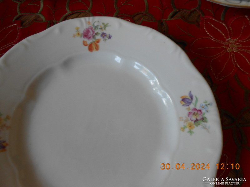 Zsolnay porcelán, virág mintás süteményes tányér