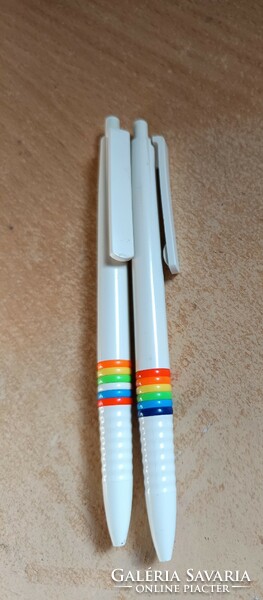 Retro colorful ballpoint pens. They can only be worn together.