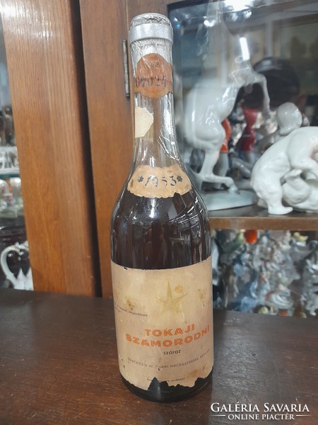Rarity! 1953 Bottled, Tokaj to mourn. The wine selected for the 1958 World Exhibition in Brussels.