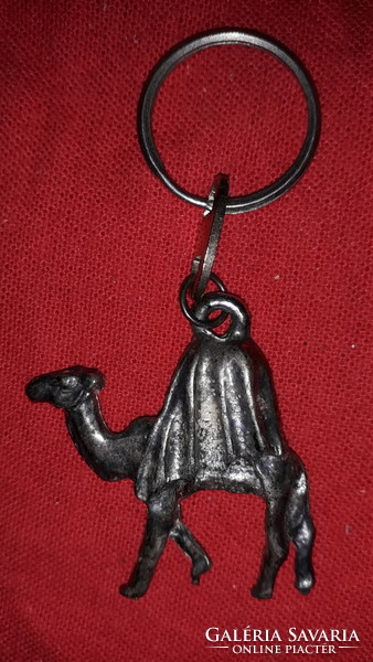 Régi gyönyörű EGYIPTOM - CAMEL fém kulcstartó teve figurával 8 cm teljes hossz a képek szerint