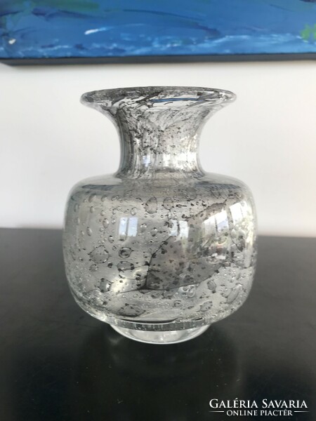 GYŰJTŐKNEK! Különleges, kézzel készített, buborékos üveg váza (303)