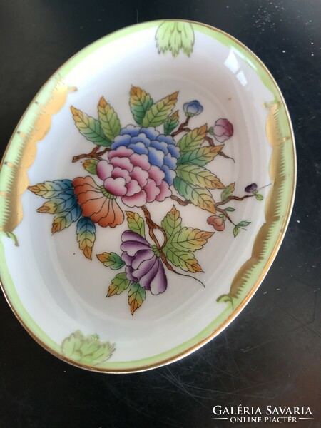 Herend Victoria pattern porcelain bowl, oval, marked, flawless (33)