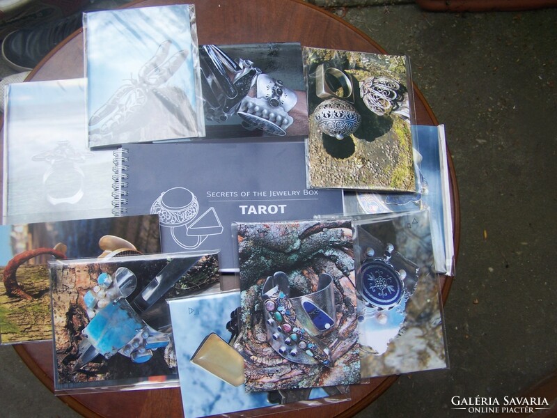 Timea Bee: secrets of the jewelry box tarot (book + 12 postcards)
