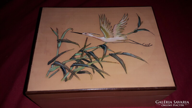 Beautiful oriental lacquered wood hand-painted crane bird ornament box with lid 15 x 12 x 7 cm according to pictures