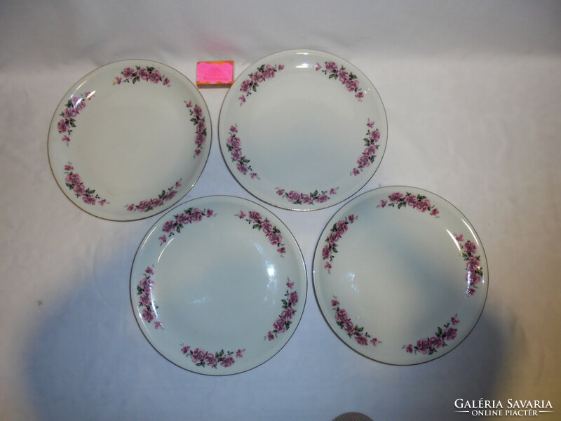 Retro Alföldi porcelán, barackvirágos lapos tányér - négy darab együtt