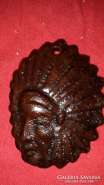Old beautiful handmade glazed ceramic Indian tribal chief plaque / pendant 6 cm as shown in the pictures