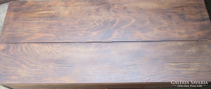 Cca 150 éves harmónium, ritka típus, Teofil Kotykiewicz Wien 89 x 39 x76,5 cm.