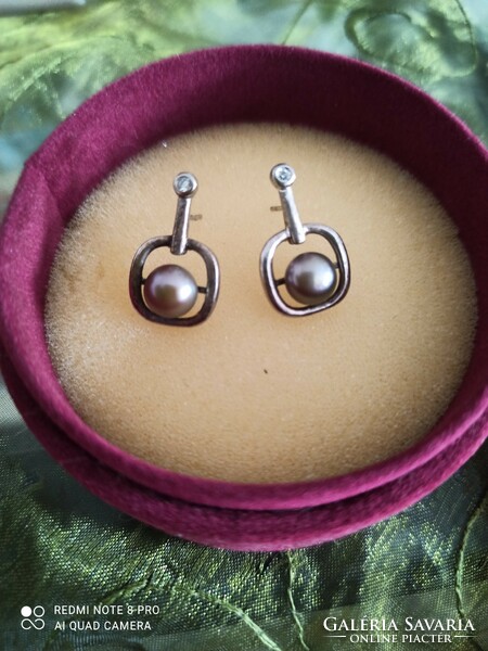 Silver earrings/pearls