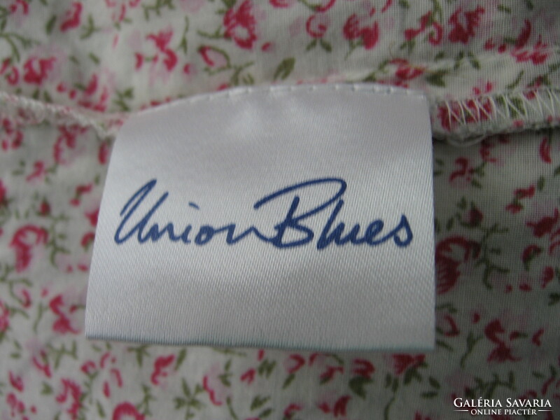 Large union blues blouse with tiny flowers and lace inserts, also for expectant mothers