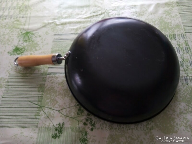 Nava wok oven