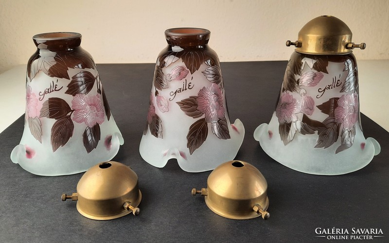 3 lamp shades with gallé markings, chandelier shades + 3 copper shade holders