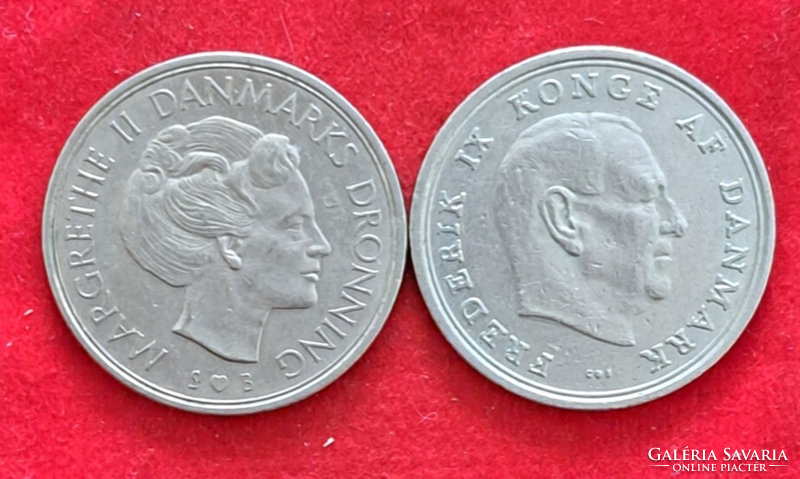 2 Halves of 1 kroner Denmark (626)